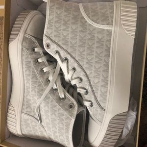 Mk shoes